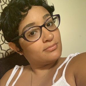 Meet your Posher, Carolyn